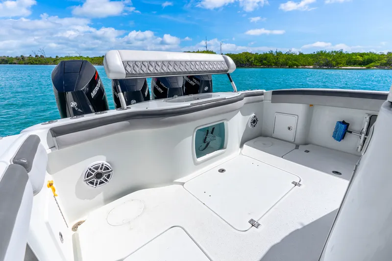 Slide: The Image of Yellowfin 42 Offshore 2019 - 36