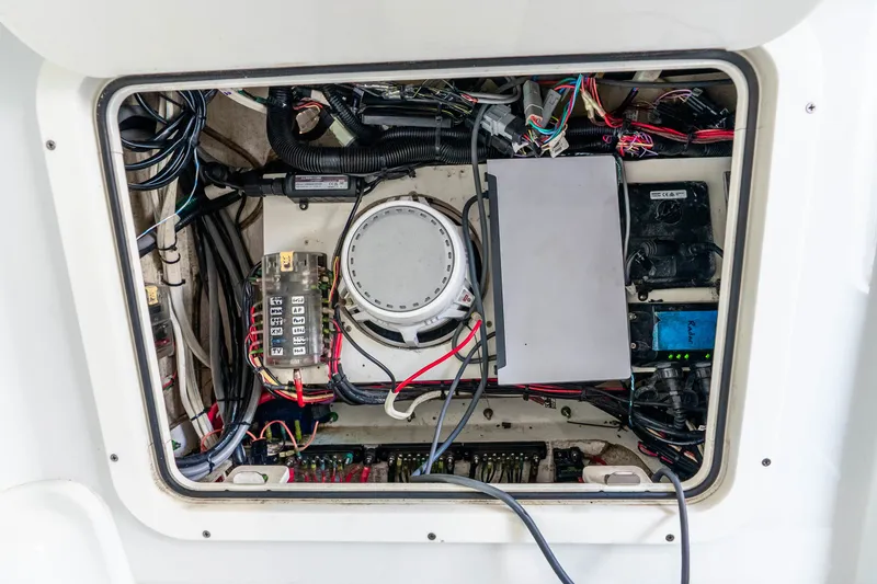 Slide: The Image of Yellowfin 42 Offshore 2019 - 62
