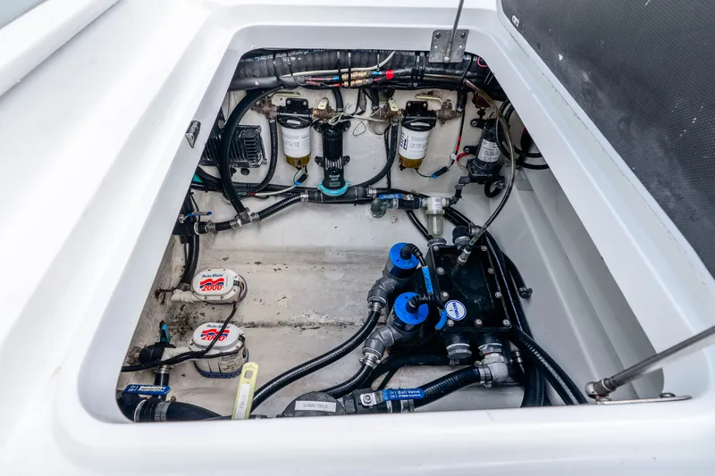 Slide: The Image of Yellowfin 42 Offshore 2019 - 23