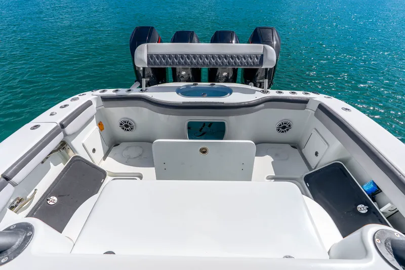 Slide: The Image of Yellowfin 42 Offshore 2019 - 40