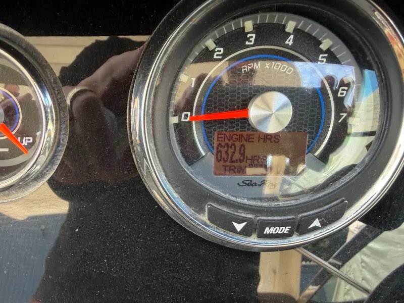 Slide: The Image of Sea Ray SLX 350 2015 - 11