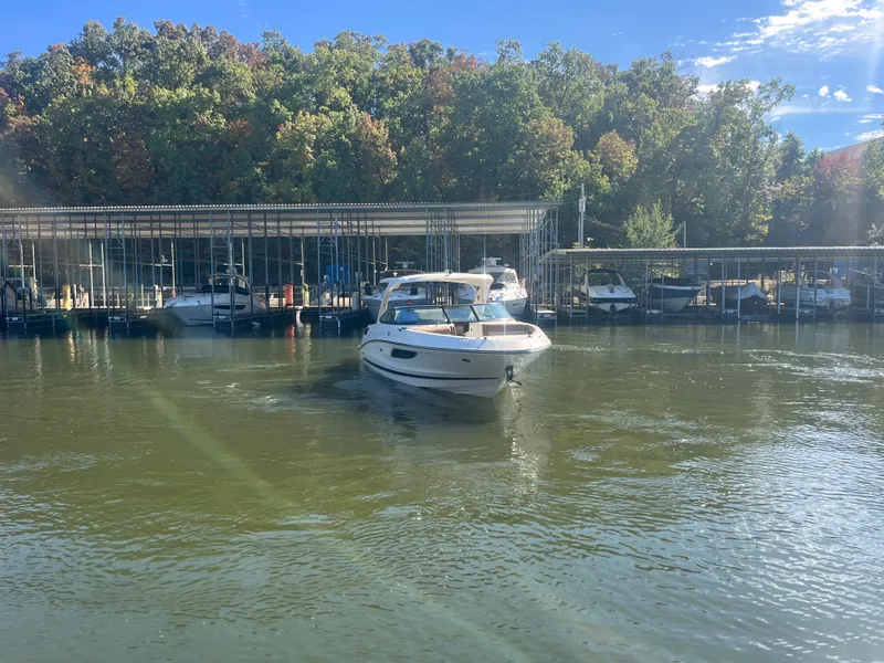 Slide: The Image of Sea Ray SLX 350 2015 - 5