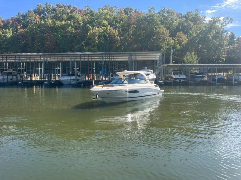 Slide: The Image of Sea Ray SLX 350 2015 - 6