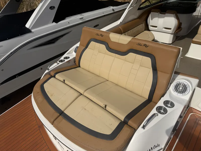 Slide: The Image of Sea Ray SLX 350 2015 - 24