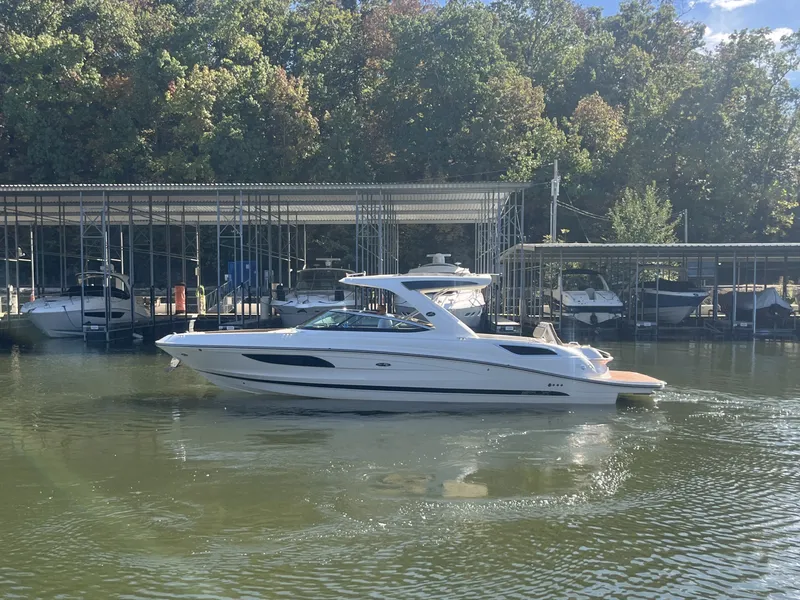 Slide: The Image of Sea Ray SLX 350 2015 - 1