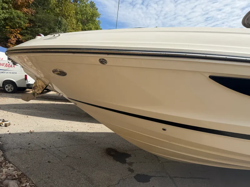Slide: The Image of Sea Ray SLX 350 2015 - 30