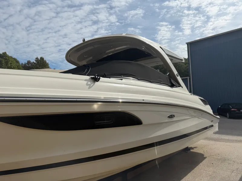 Slide: The Image of Sea Ray SLX 350 2015 - 29