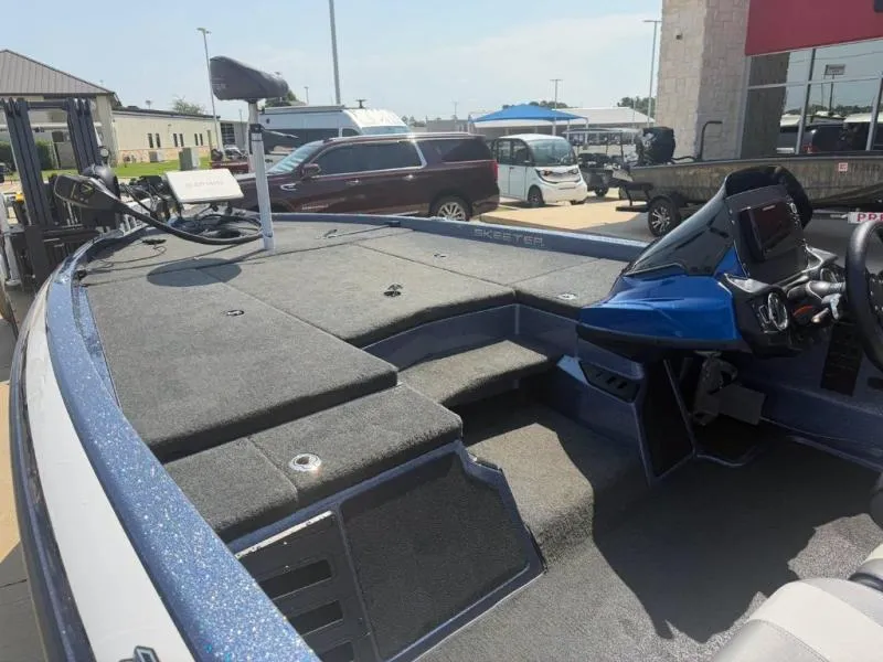 Slide: The Image of Skeeter ZX200 2019 - 21