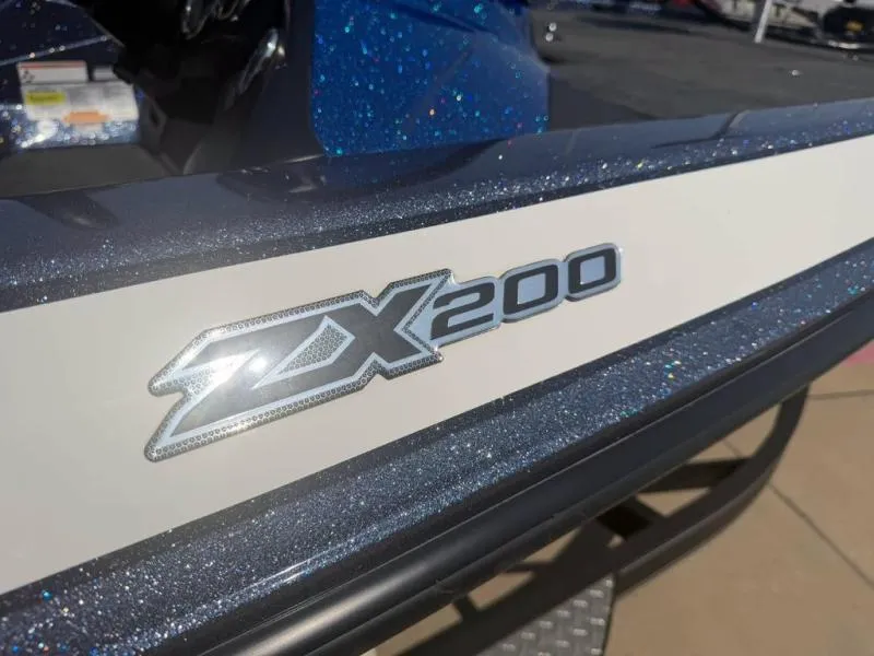 Slide: The Image of Skeeter ZX200 2019 - 19