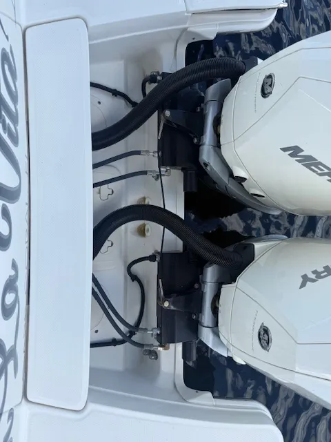 Slide: The Image of Boston Whaler 32 DC 2023 - 33