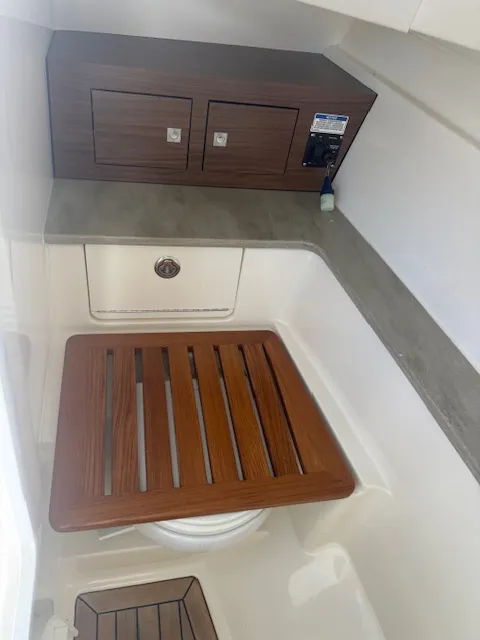Slide: The Image of Boston Whaler 32 DC 2023 - 18