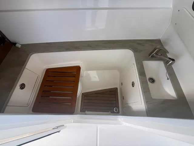 Slide: The Image of Boston Whaler 32 DC 2023 - 17