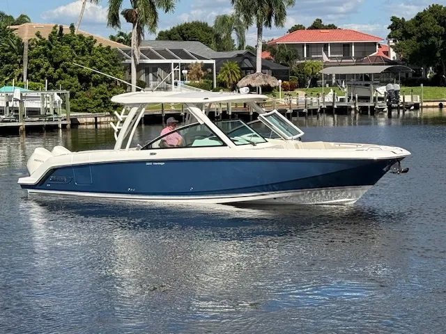 The Image of Boston Whaler 32 DC 2023 - undefined
