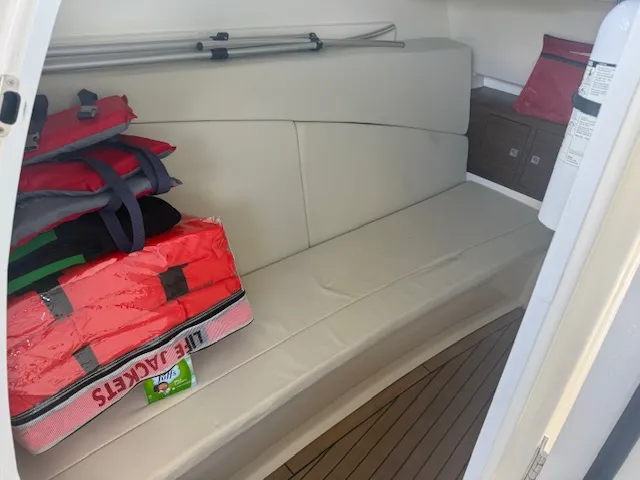 Slide: The Image of Boston Whaler 32 DC 2023 - 16