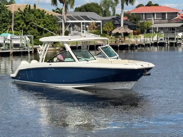 Slide: The Image of Boston Whaler 32 DC 2023 - 20