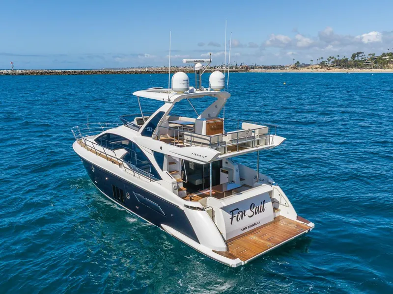 Slide: The Image of Azimut 50 FLY 2015 - 12