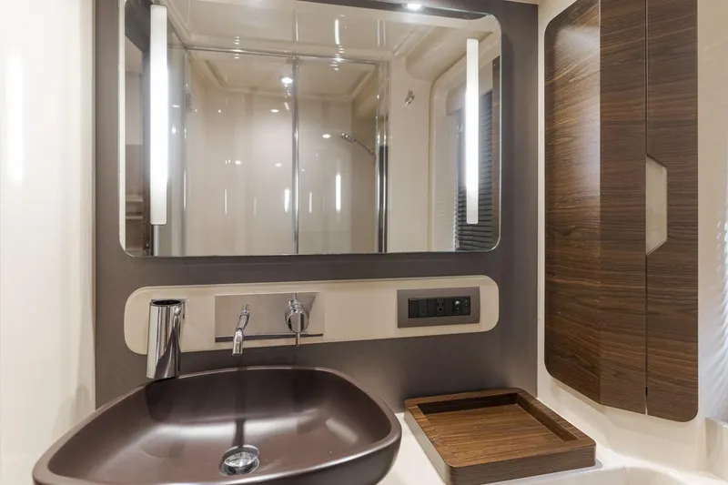 Slide: The Image of Azimut 50 FLY 2015 - 44