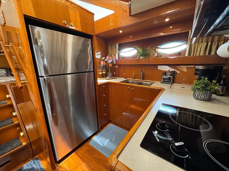Slide: The Image of Jefferson Yachts RIVANNA 2002 - 36