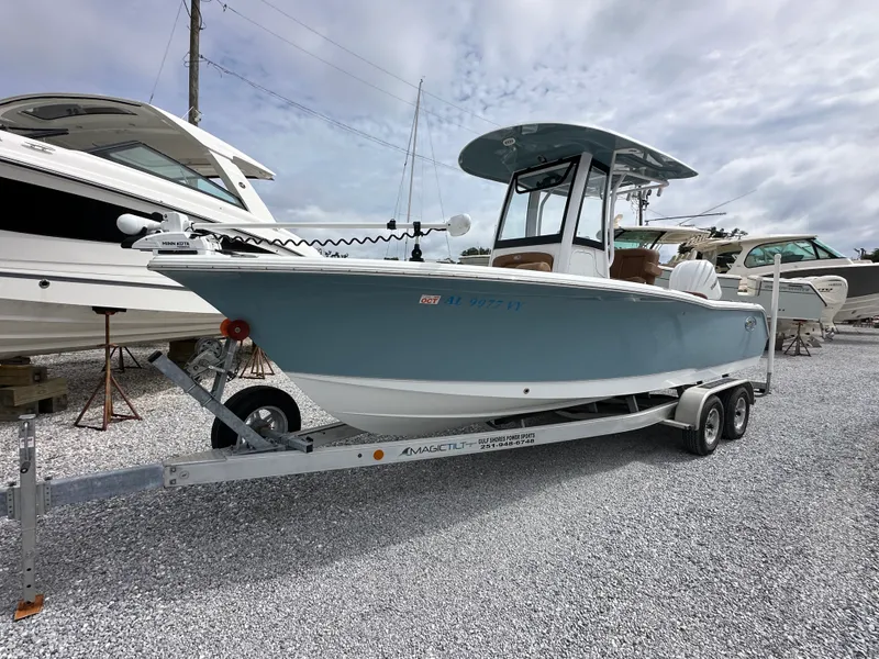 Slide: The Image of Sea Hunt 239 ULTRA SE 2025 - 5