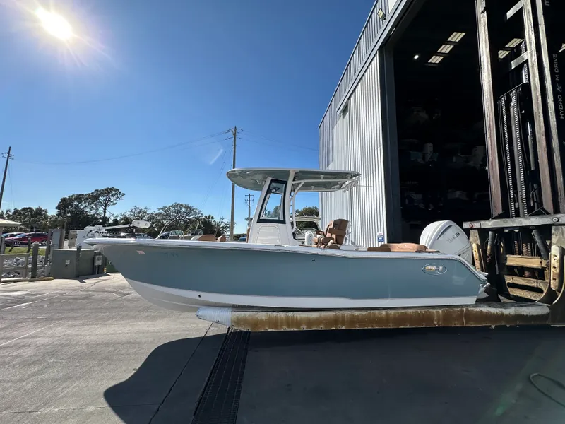 Slide: The Image of Sea Hunt 239 ULTRA SE 2025 - 7