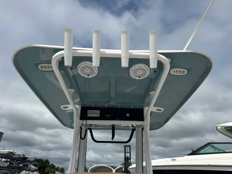 Slide: The Image of Sea Hunt 239 ULTRA SE 2025 - 16