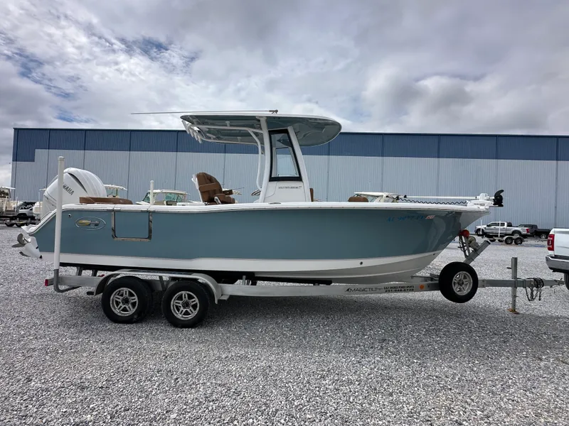 Slide: The Image of Sea Hunt 239 ULTRA SE 2025 - 1