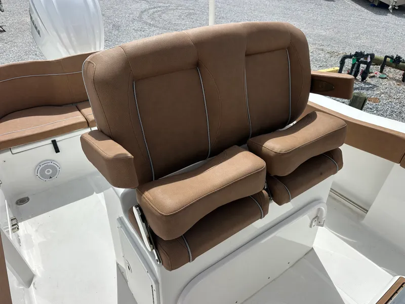 Slide: The Image of Sea Hunt 239 ULTRA SE 2025 - 13