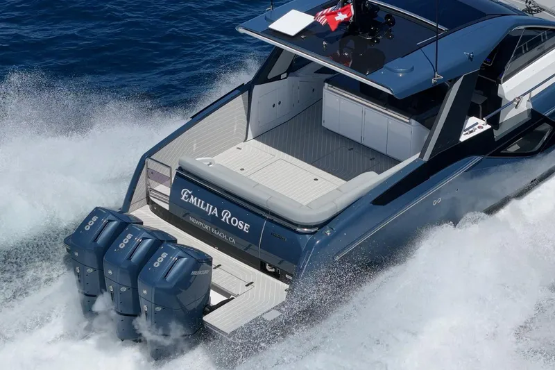 Slide: The Image of Azimut VERVE 48 2025 - 11