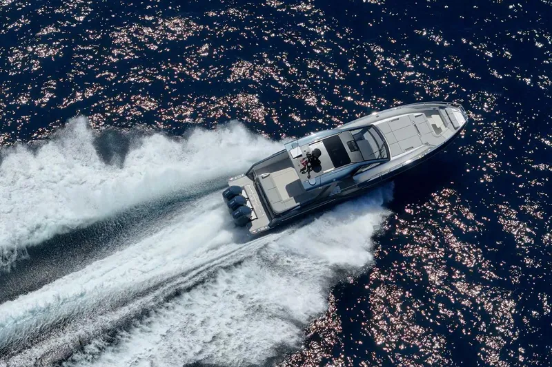 Slide: The Image of Azimut VERVE 48 2025 - 6