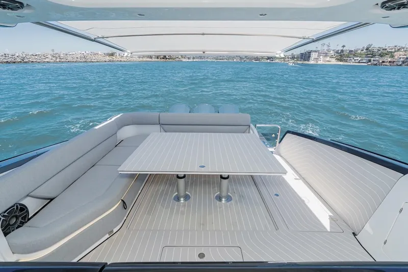 Slide: The Image of Azimut VERVE 48 2025 - 24