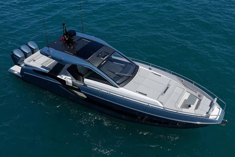 Slide: The Image of Azimut VERVE 48 2025 - 1