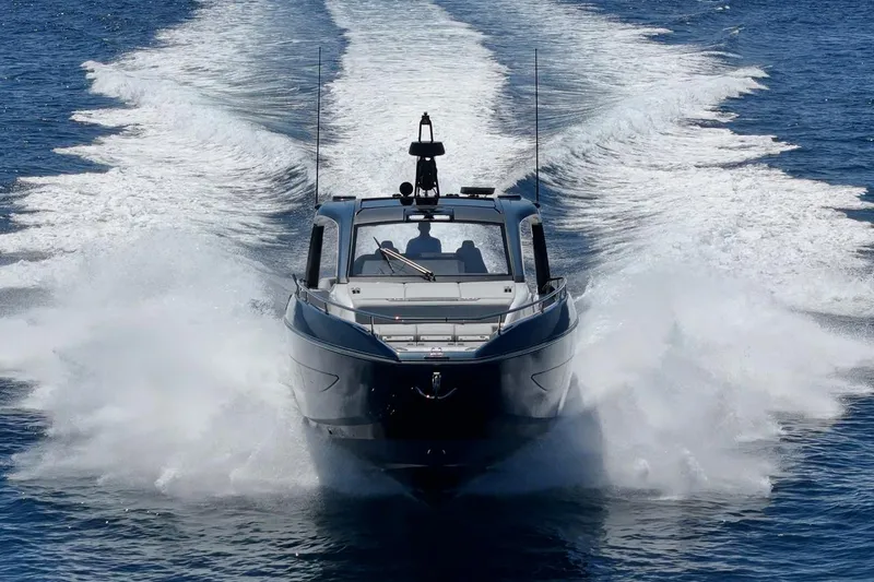 Slide: The Image of Azimut VERVE 48 2025 - 19