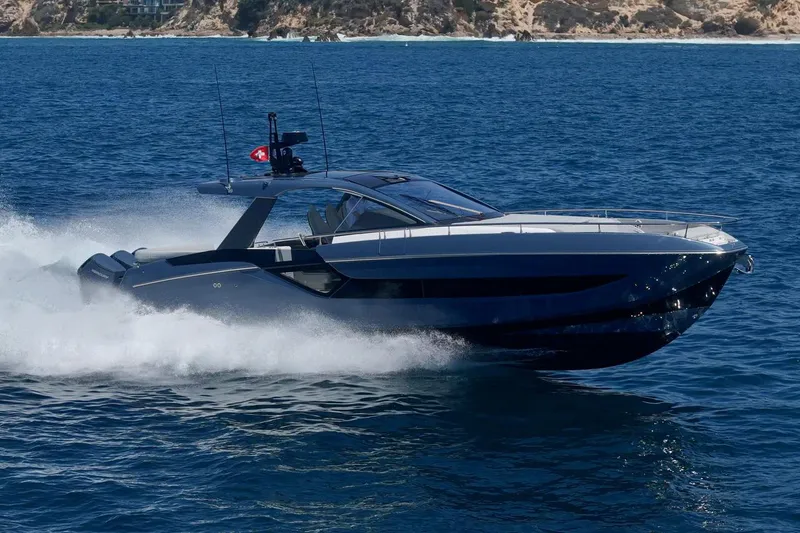 Slide: The Image of Azimut VERVE 48 2025 - 4