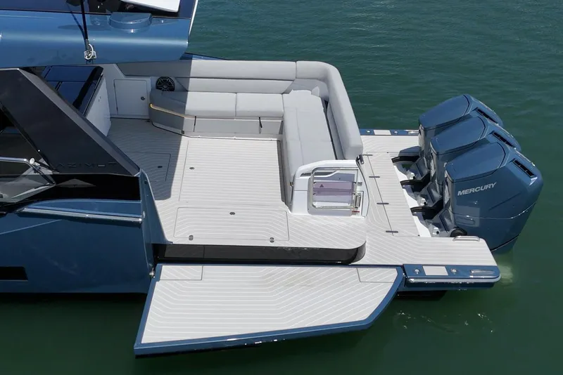 Slide: The Image of Azimut VERVE 48 2025 - 17