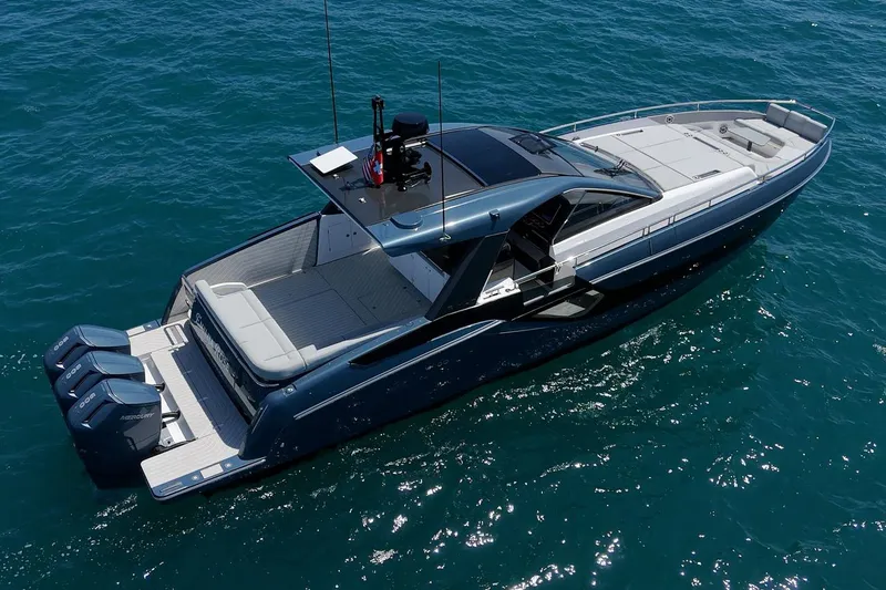 Slide: The Image of Azimut VERVE 48 2025 - 2