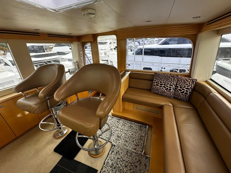 Slide: The Image of Hatteras 70 CONVERTIBLE 2000 - 21