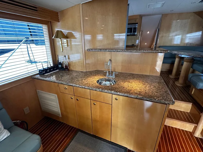 Slide: The Image of Hatteras 70 CONVERTIBLE 2000 - 26