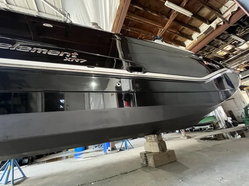 Slide: The Image of Bayliner Element XR7 2019 - 29