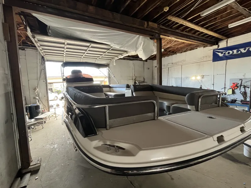 Slide: The Image of Bayliner Element XR7 2019 - 22