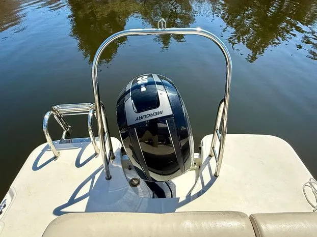 Slide: The Image of Bayliner Element XR7 2019 - 9