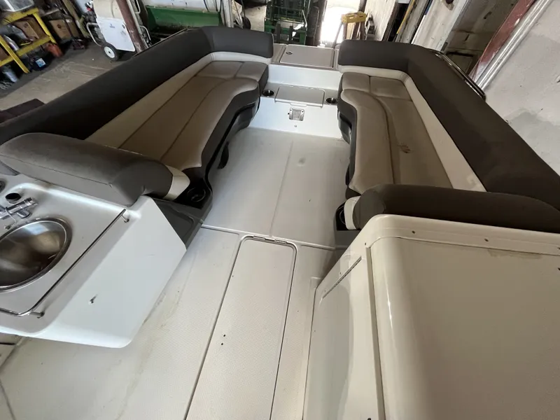 Slide: The Image of Bayliner Element XR7 2019 - 26