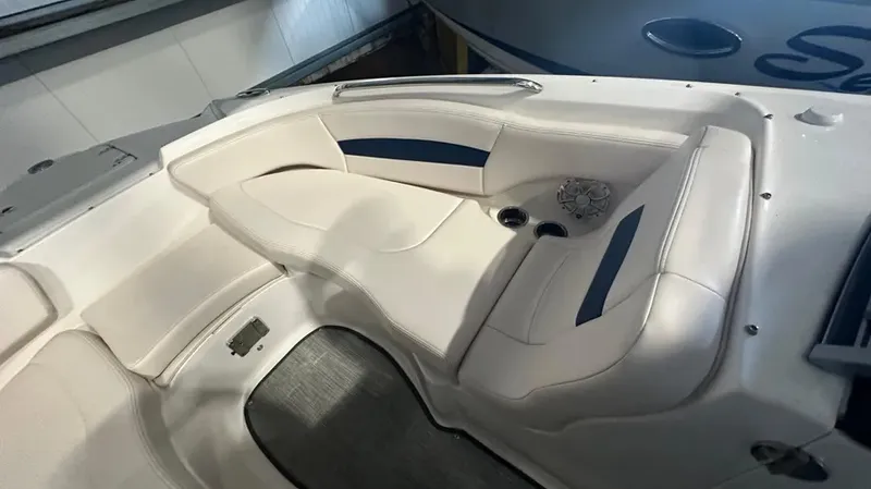 Slide: The Image of Chaparral 244 Sunesta 2018 - 23