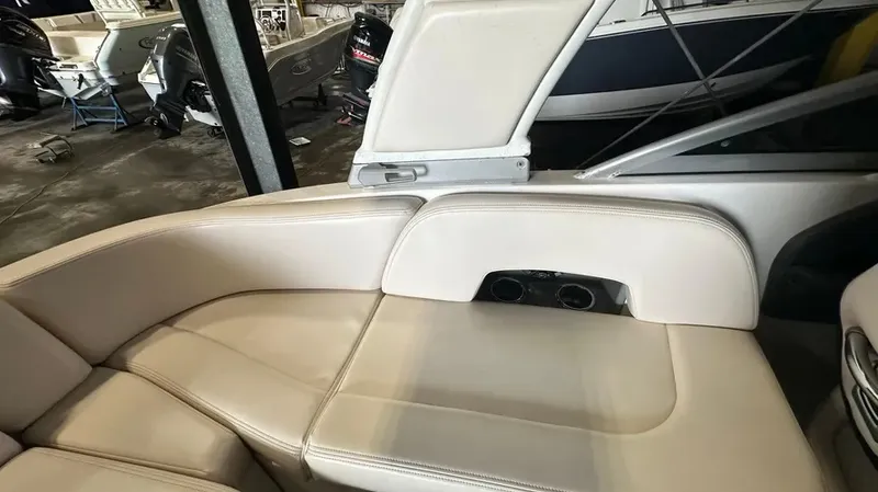 Slide: The Image of Chaparral 244 Sunesta 2018 - 43