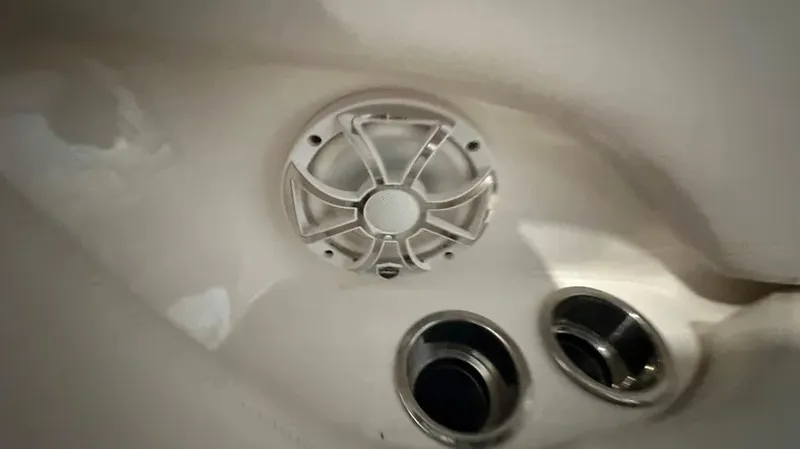 Slide: The Image of Chaparral 244 Sunesta 2018 - 33