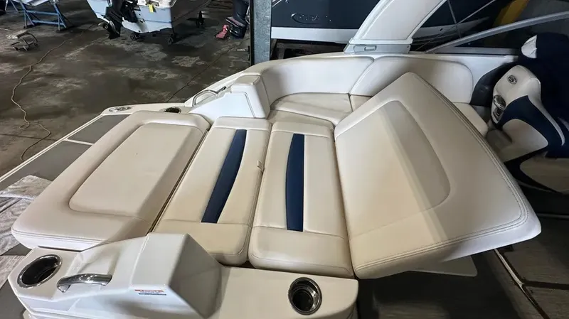 Slide: The Image of Chaparral 244 Sunesta 2018 - 38