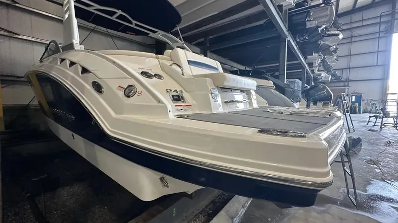 Slide: The Image of Chaparral 244 Sunesta 2018 - 36