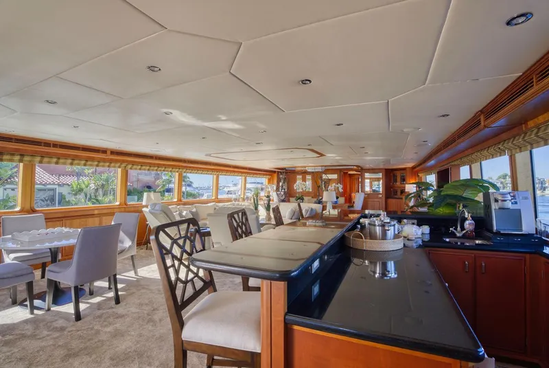 Slide: The Image of Palmer Johnson 128 TRI-DECK 2000 - 25