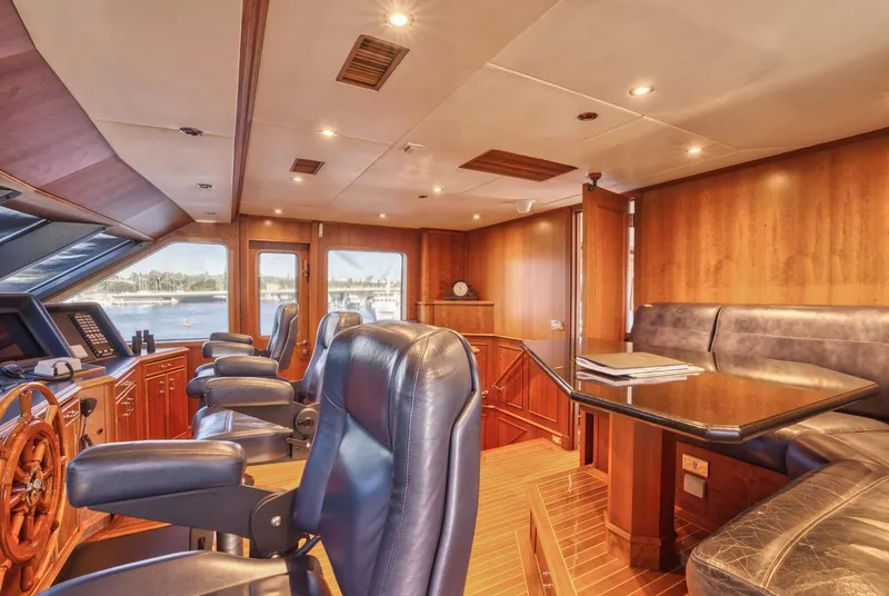 Slide: The Image of Palmer Johnson 128 TRI-DECK 2000 - 9