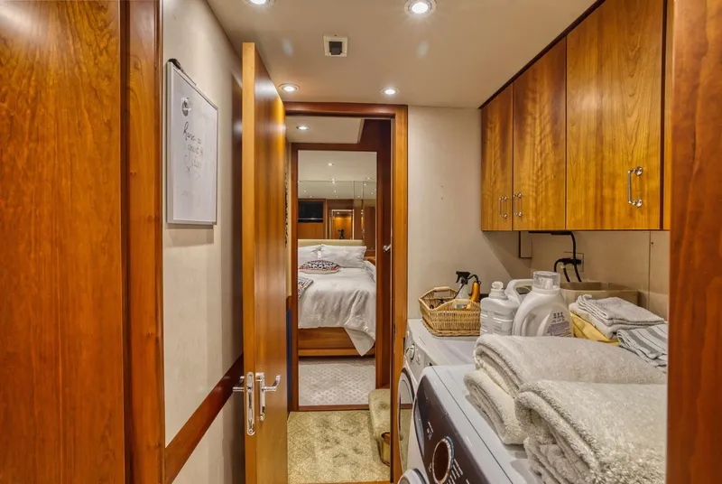 Slide: The Image of Palmer Johnson 128 TRI-DECK 2000 - 39
