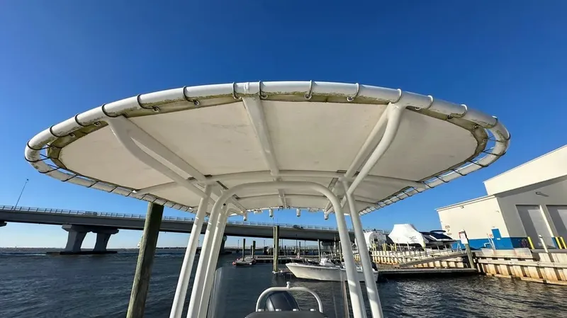 Slide: The Image of Robalo R200 2018 - 28